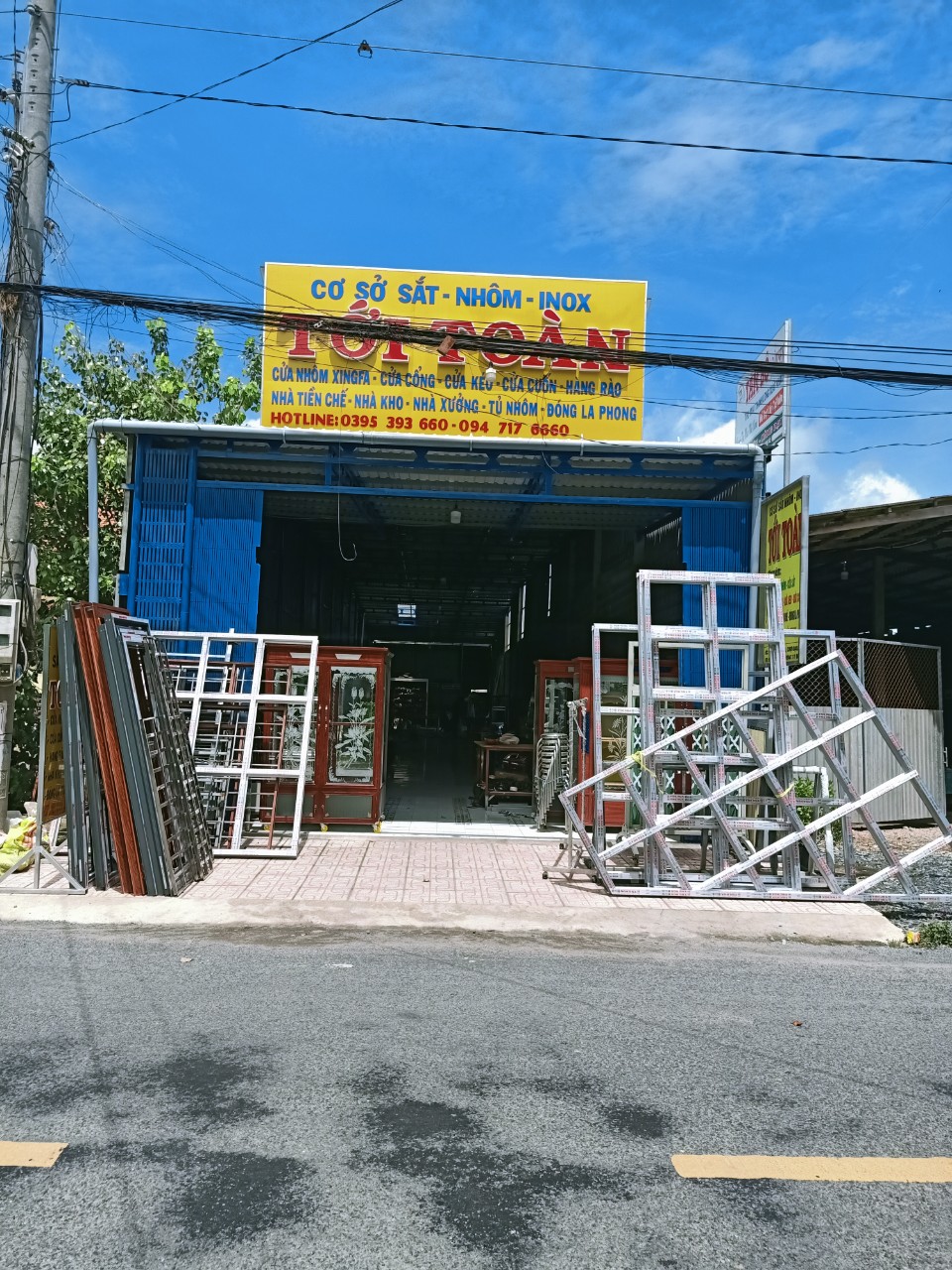 Cơ sở nhôm kính Tới Toàn